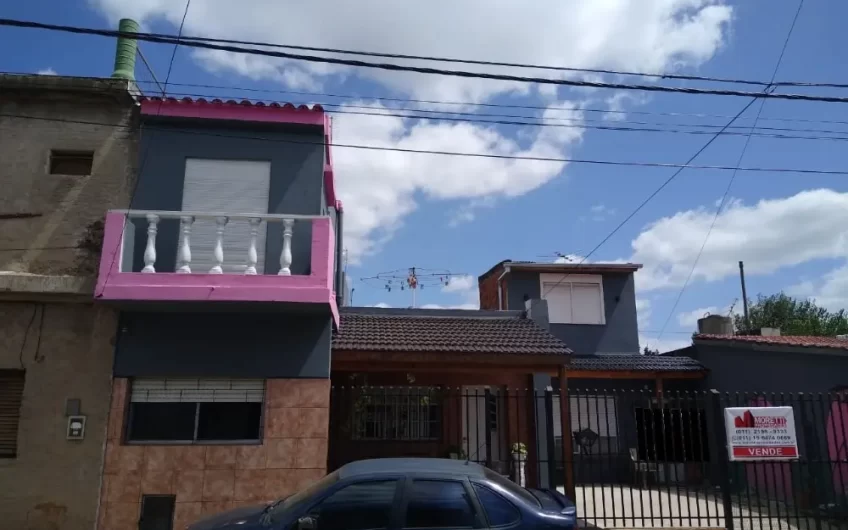 Venta – Casa y Dpto.- 2 Amb C/garage + Dpto – 25 De Mayo Al 4200- Billinghurst.