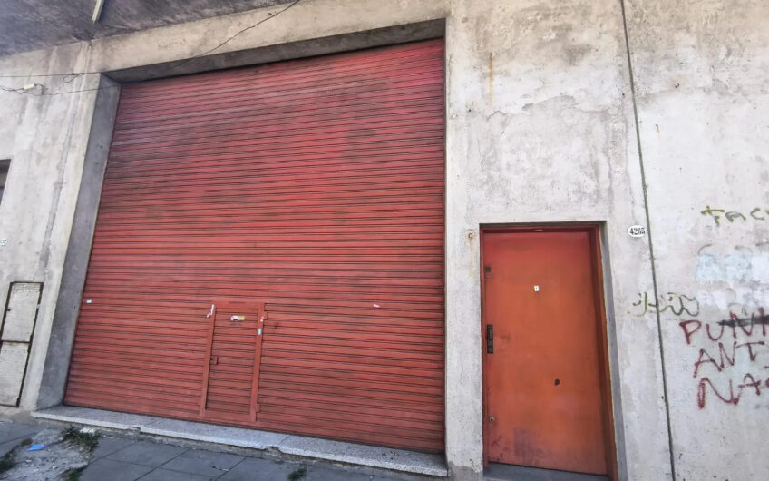 ALQUILER – Galpón 150m2 – Triunvirato al 4.200 – Billinghurst.