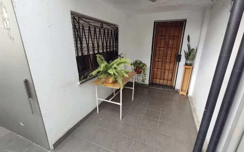 RESERVADO- Casa 3 Amb. + Local- Benito Perez Galdos Al 9700- Pablo Podesta.
