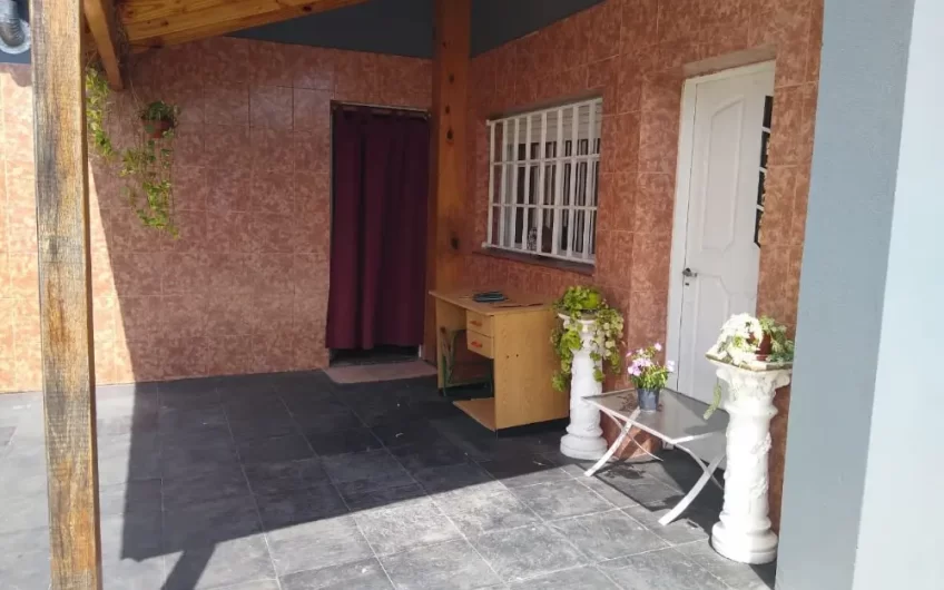Venta – Casa y Dpto.- 2 Amb C/garage + Dpto – 25 De Mayo Al 4200- Billinghurst.