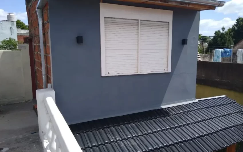 Venta – Casa y Dpto.- 2 Amb C/garage + Dpto – 25 De Mayo Al 4200- Billinghurst.