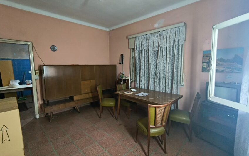 Venta en Block- Casa de 3 Amb. + depto. 2 amb.-Campo de Mayo al 6700-Martín Coronado.