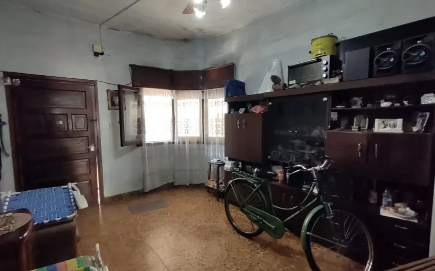 Venta- Casa- 3 Amb- Angel Pini Al 4600- Caseros