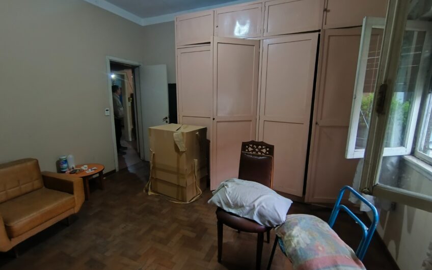 Venta en Block- Casa de 3 Amb. + depto. 2 amb.-Campo de Mayo al 6700-Martín Coronado.