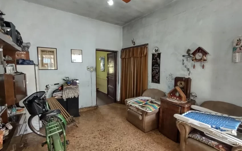 Venta- Casa- 3 Amb- Angel Pini Al 4600- Caseros