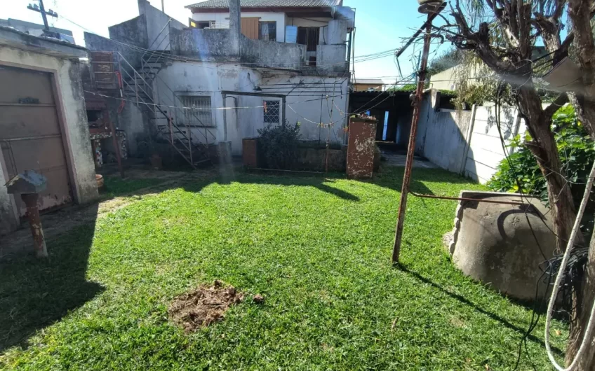 Venta- Casa 3 Amb. + 2 Dptos. 3 Amb- Echeverria al 7800- Villa Bosch.