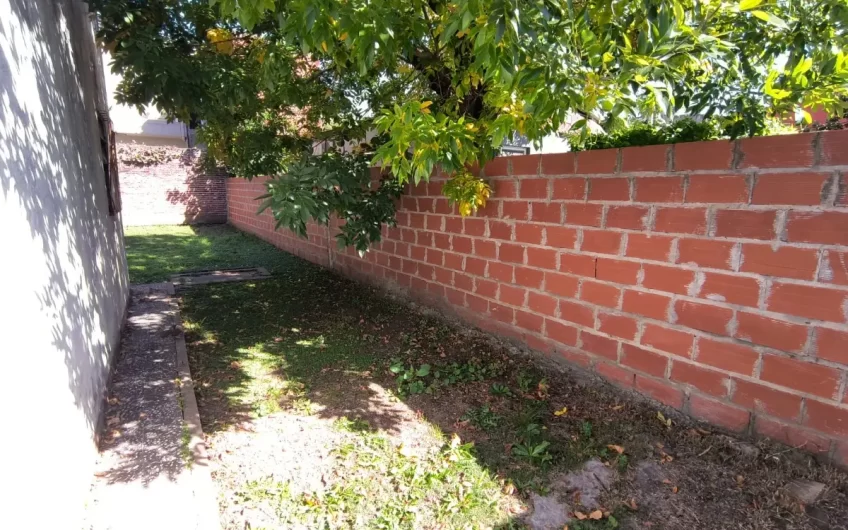 Venta- Casa 3 Amb. + 2 Dptos. 3 Amb- Echeverria al 7800- Villa Bosch.