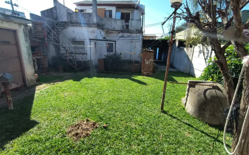 Venta- Casa 3 Amb. + 2 Dptos. 3 Amb- Echeverria al 7800- Villa Bosch.