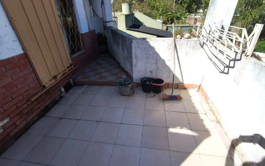 Venta- Casa 3 Amb. + 2 Dptos. 3 Amb- Echeverria al 7800- Villa Bosch.
