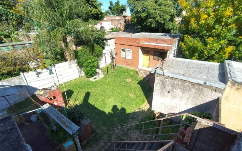 Venta- Casa 3 Amb. + 2 Dptos. 3 Amb- Echeverria al 7800- Villa Bosch.