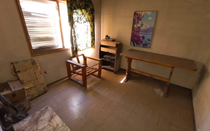 Venta- Casa 3 Amb. + 2 Dptos. 3 Amb- Echeverria al 7800- Villa Bosch.