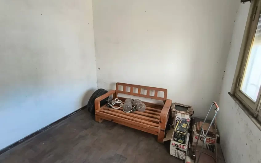 Venta- Casa 3 Amb. + 2 Dptos. 3 Amb- Echeverria al 7800- Villa Bosch.