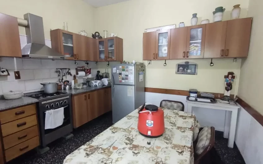 Venta En Block- Casa 3 Amb + Oficina + Monoambiente – Perón Al 10.300- P. Podesta