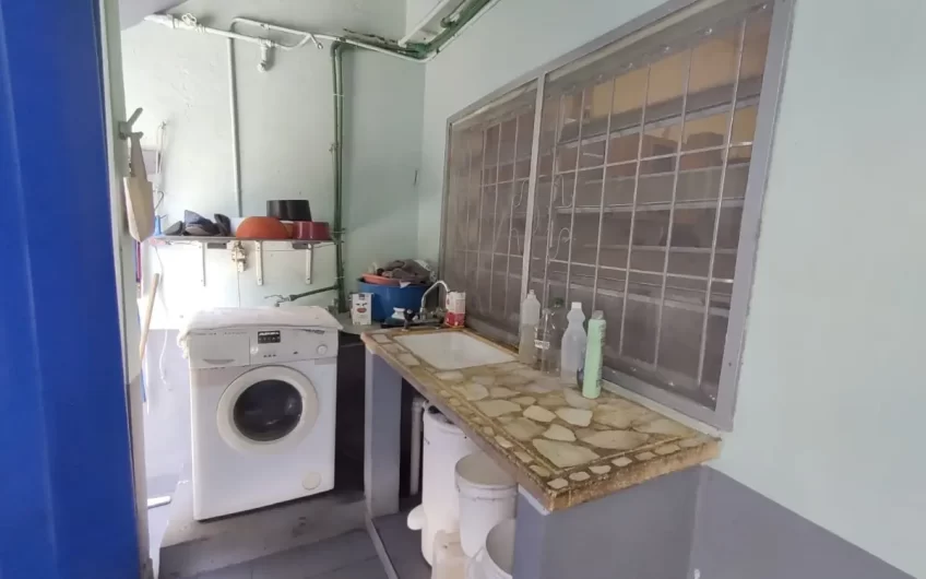 Venta En Block- Casa 3 Amb + Oficina + Monoambiente – Perón Al 10.300- P. Podesta