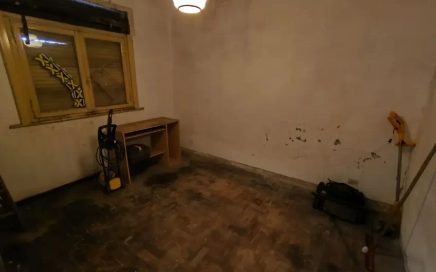 Venta- Casa 3 Amb. + 2 Dptos. 3 Amb- Echeverria al 7800- Villa Bosch.
