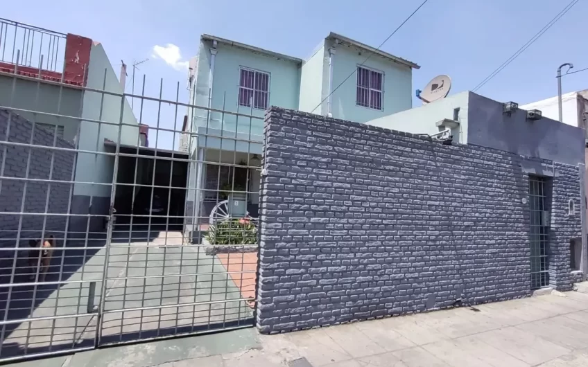 Venta En Block- Casa 3 Amb + Oficina + Monoambiente – Perón Al 10.300- P. Podesta