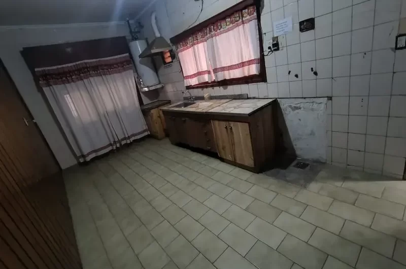 ALQUILER – Casa 3 Amb. c/ Patio – Naón Al 4300 – Billinghurst