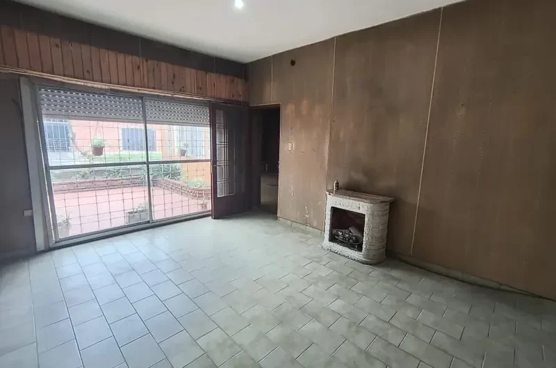 ALQUILER – Casa 3 Amb. c/ Patio – Naón Al 4300 – Billinghurst