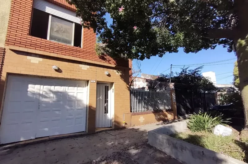 Venta En Block- Casa 3 Amb + Dpto. 3 Amb- Naón Al 4300- Billinghurst